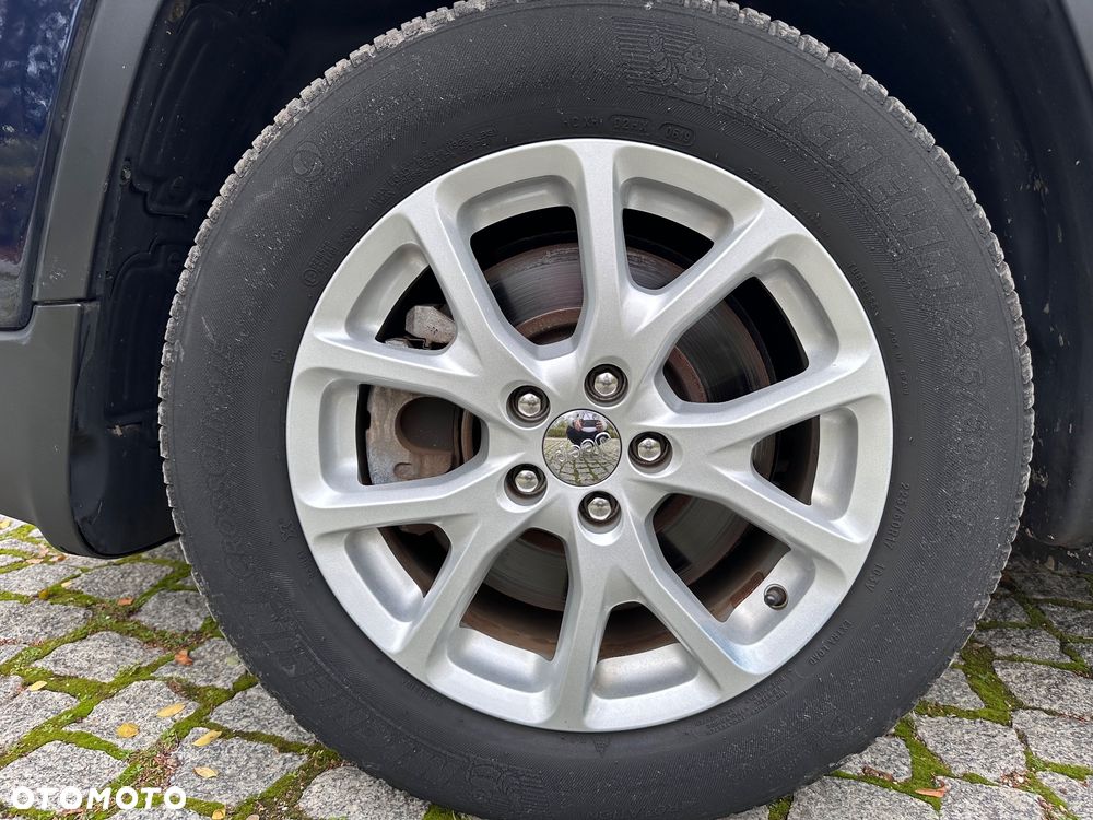 Jeep Cherokee - 22