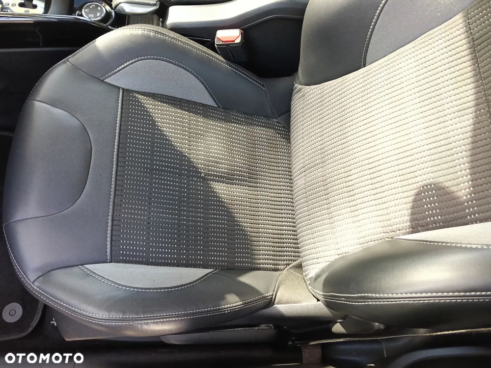 Peugeot 2008 PureTech 110 Stop&Start EAT6 Allure - 31