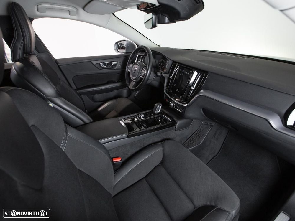 Volvo V60 2.0 T8 AWD TE Momentum - 11