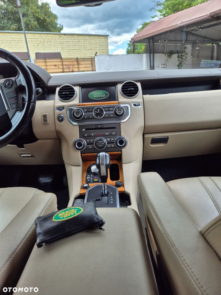 Land Rover Discovery 3.0D V6 HSE - 9