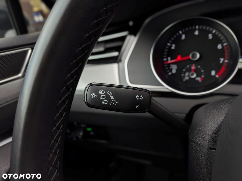 Volkswagen Passat 2.0 TSI Business DSG - 19
