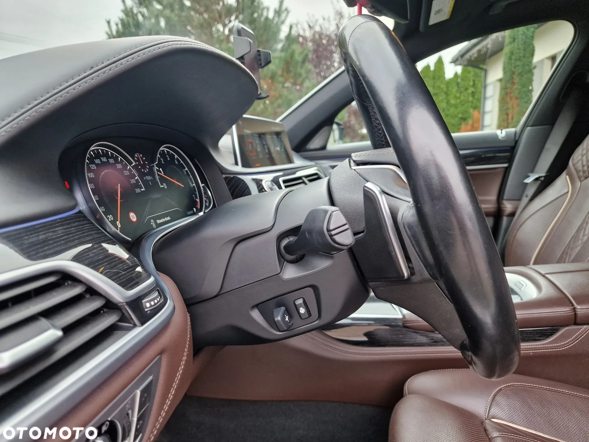 BMW Seria 7 750Li xDrive - 29