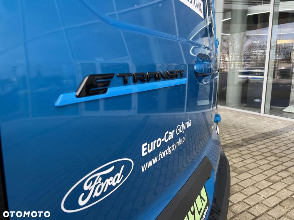 Ford Transit Courier - 35
