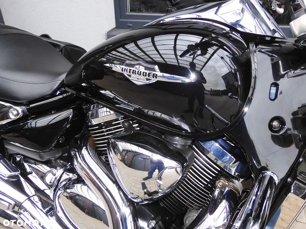 Suzuki Intruder - 7