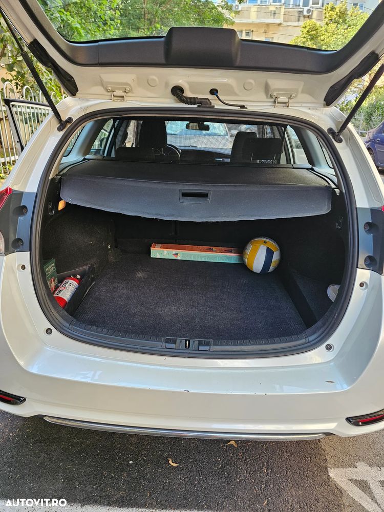 Toyota Auris 1.8 L VVT-i Luna - 21