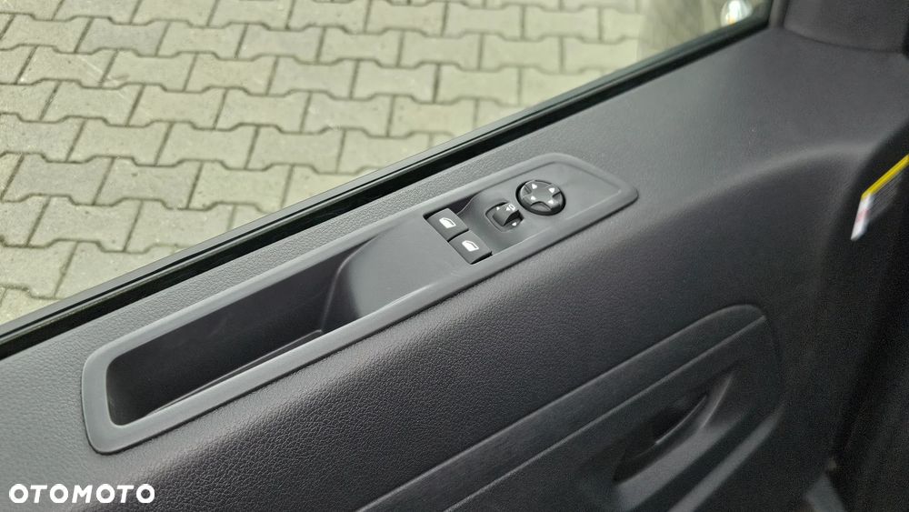 Opel Vivaro - 13