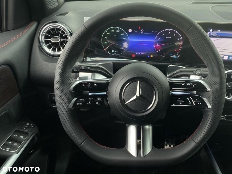 Mercedes-Benz GLB 250 4-Matic AMG Line 8G-DCT - 7