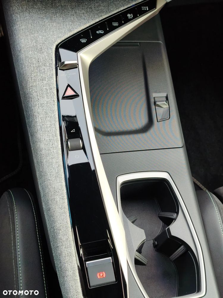 Peugeot 3008 1.2 PureTech mHEV GT S&S e-DCS6 - 20