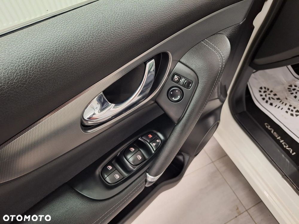 Nissan Qashqai 1.3 DIG-T Tekna EU6d - 29