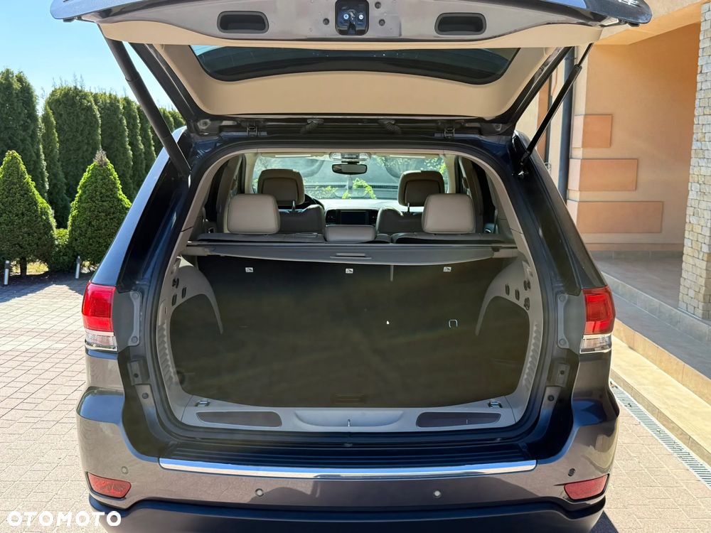 Jeep Grand Cherokee - 28