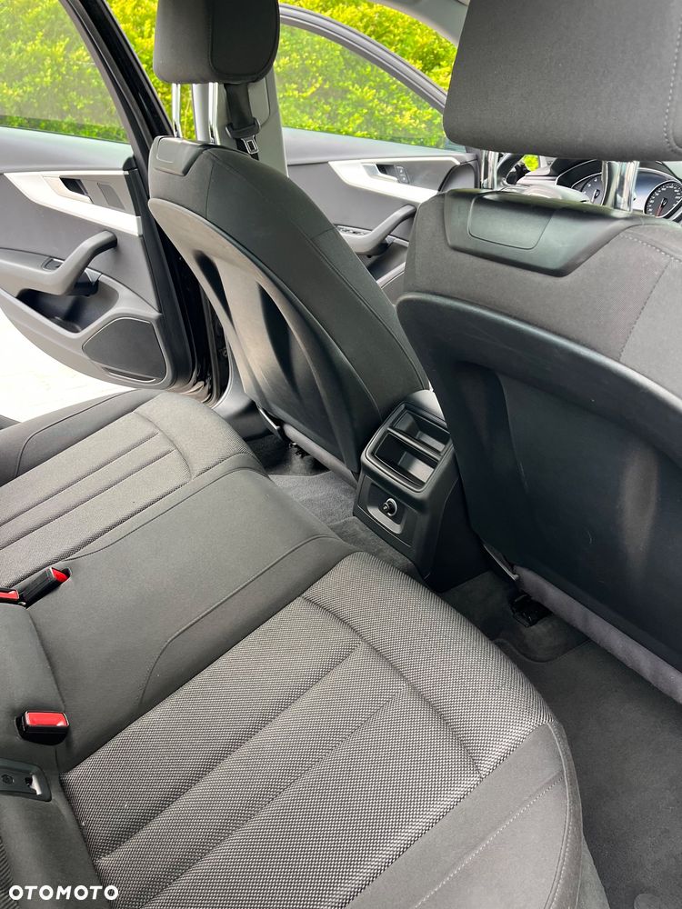 Audi A4 Limousine - 14