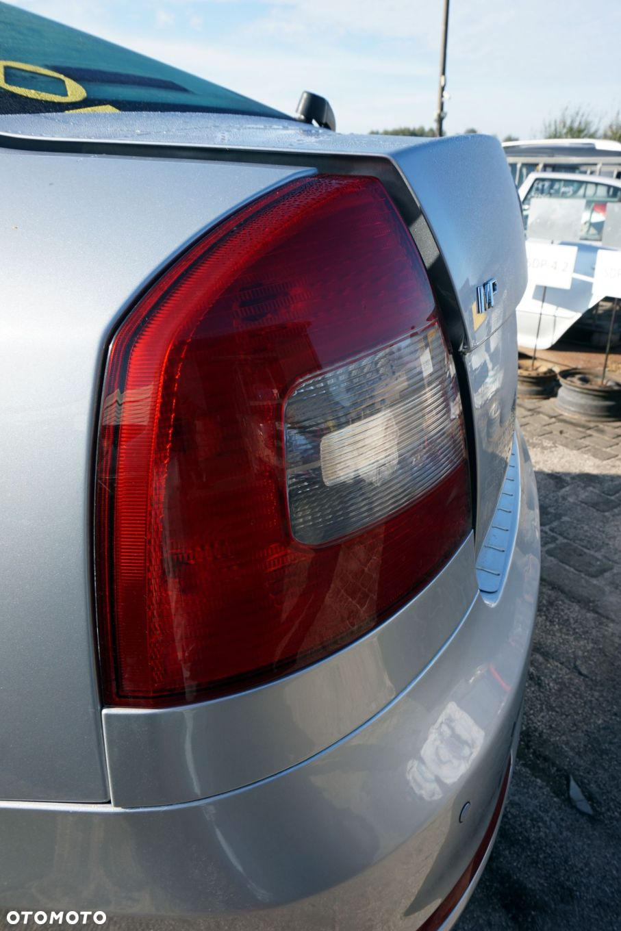 LAMPA TYLNA LEWA OCTAVIA II LIFT HB  SKODA 2008-2013 - 3