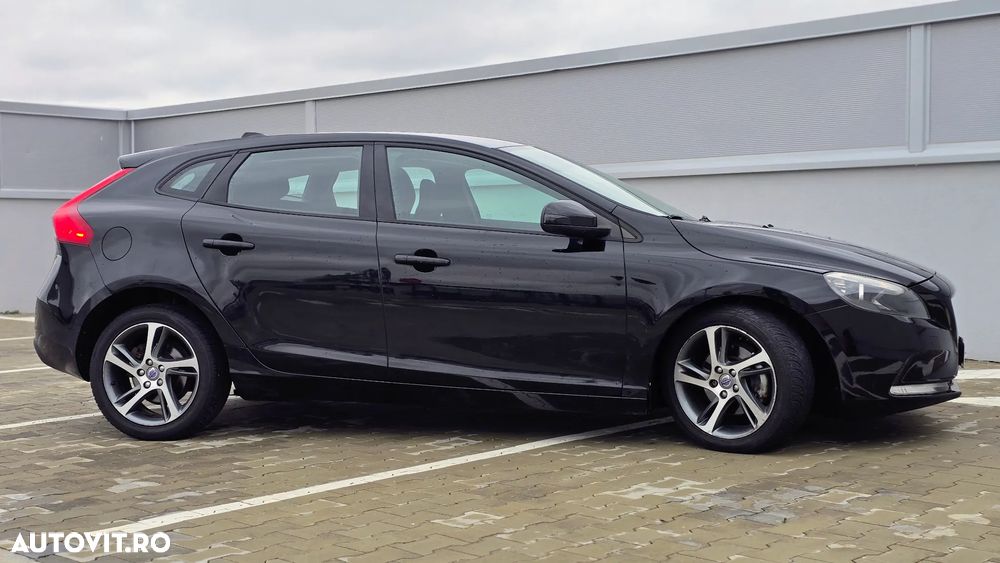Volvo V40 D2 Powershift Kinetic - 2