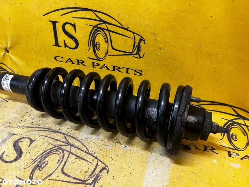 AMORTYZATOR PRZÓD PRZEDNI PRAWY TOYOTA HILUX VIII 2.4D D4D - 2