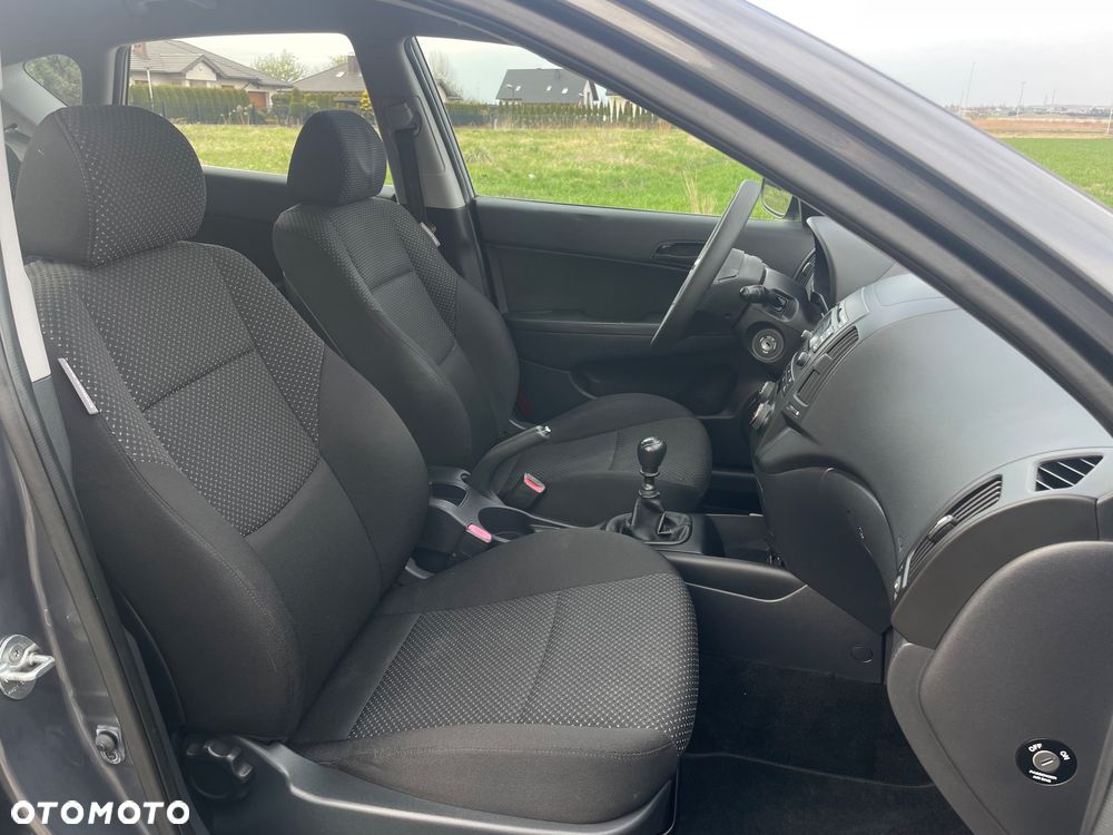 Hyundai i30 1.4 Classic + - 16