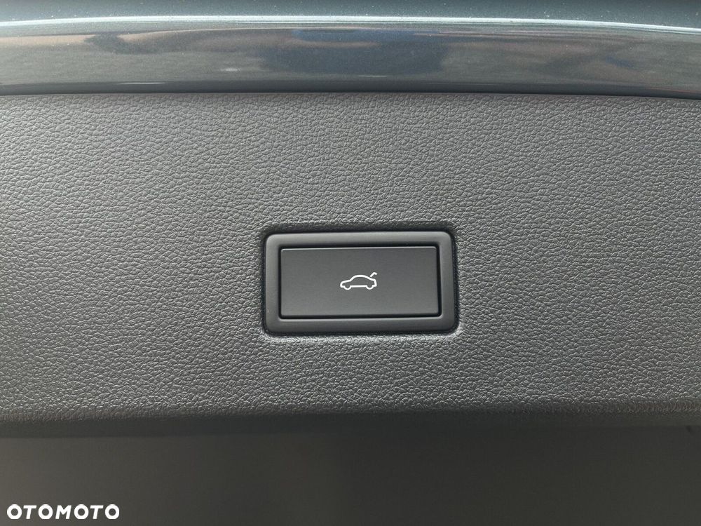 Volkswagen T-Roc - 17