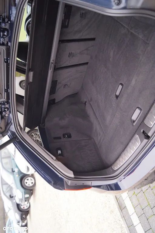 BMW Seria 3 318d DPF Edition Exclusive - 33