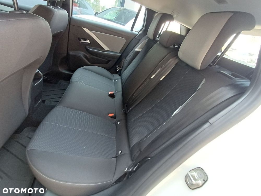 Opel Astra 1.2 T Edition S&S - 27