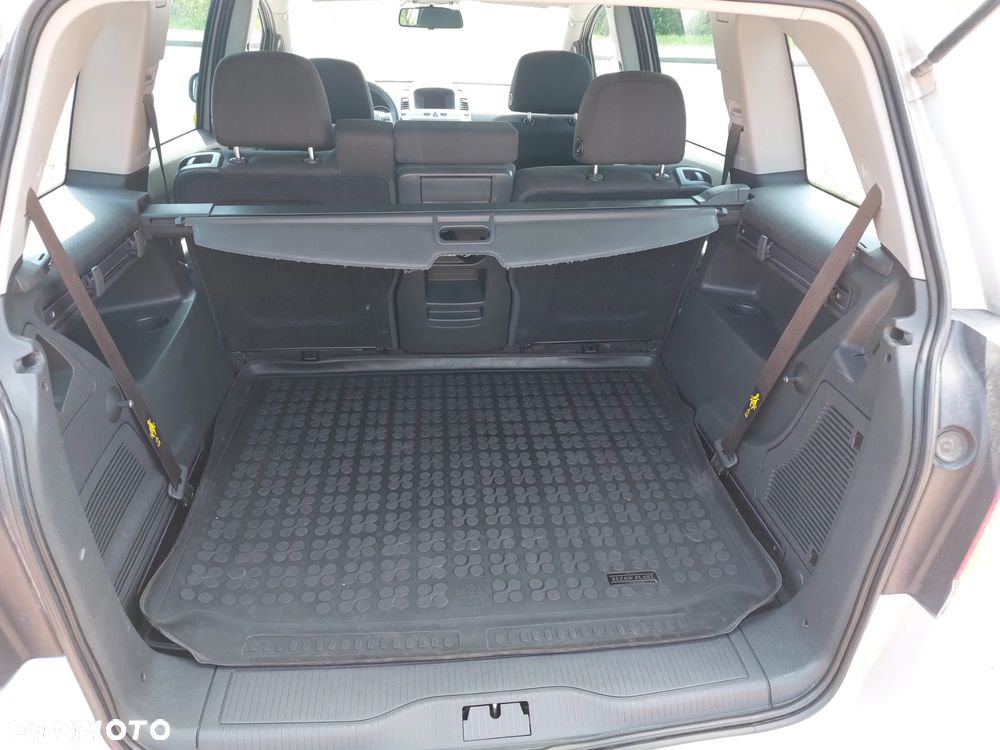 Opel Zafira - 15