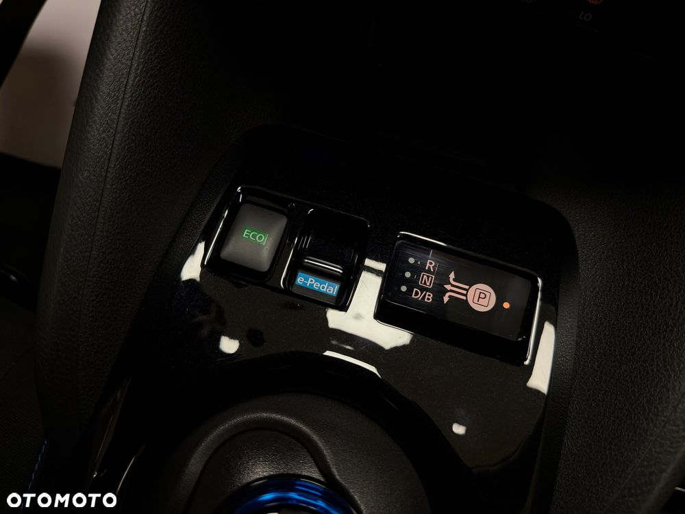 Nissan Leaf 40kWh N-Connecta - 15