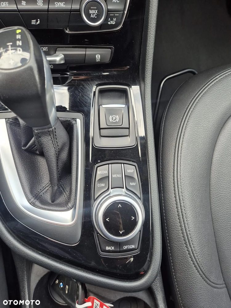 BMW Seria 2 218d Advantage - 24