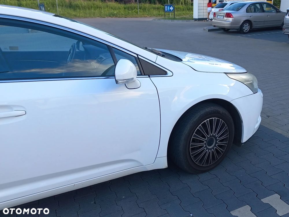Toyota Avensis 2.0 D-4D Luna - 10