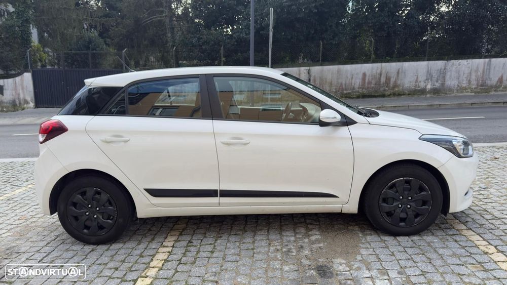 Hyundai i20 1.1 CRDi Comfort - 1