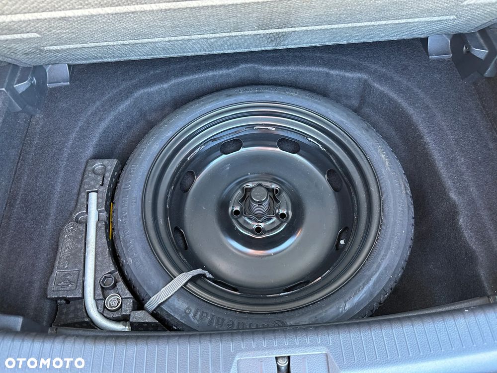 Volkswagen Golf - 28
