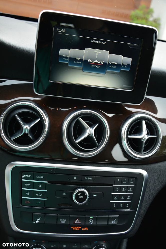 Mercedes-Benz CLA 250 4Matic 7G-DCT StreetStyle - 23