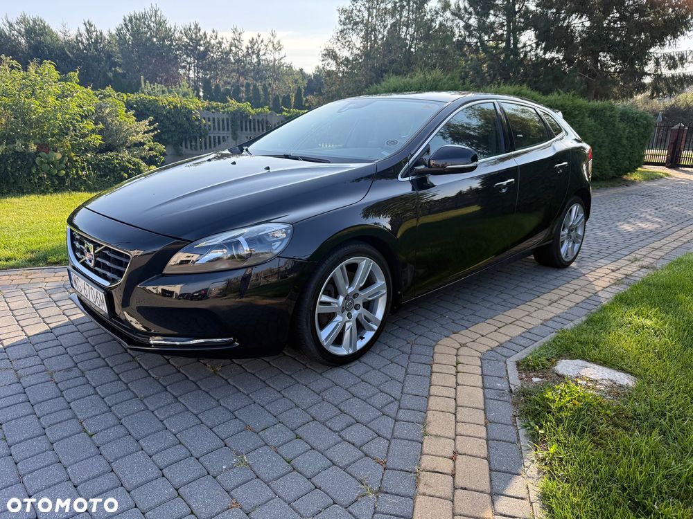 Volvo V40 D3 Momentum - 1