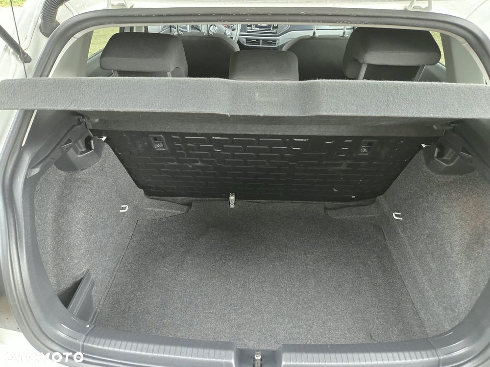 Volkswagen Polo - 8