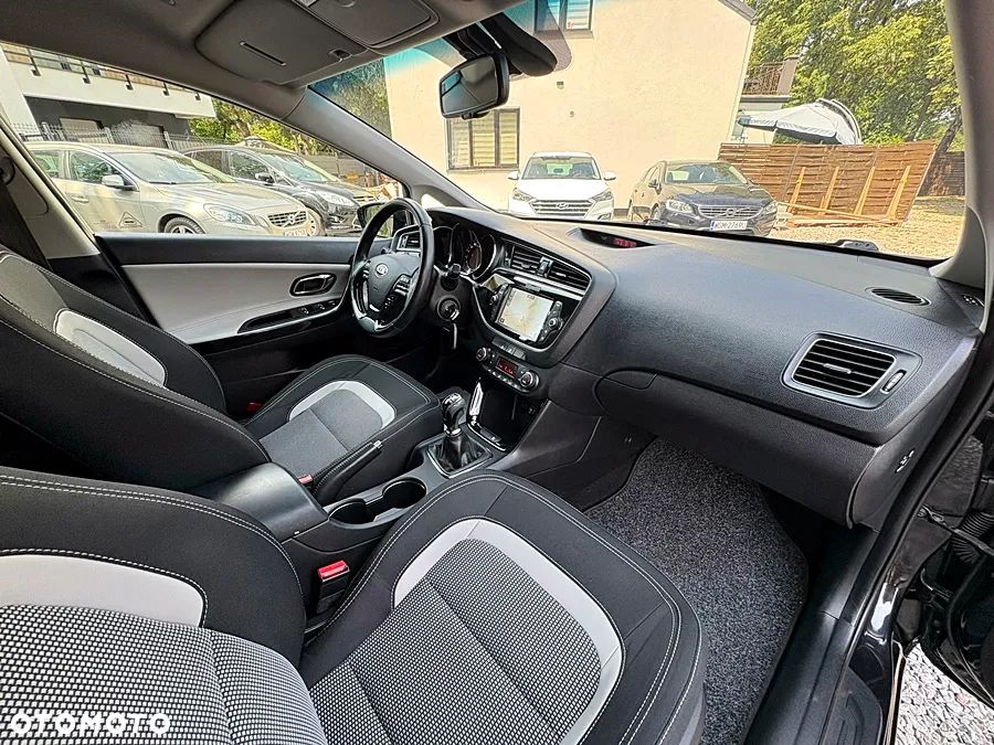 Kia Ceed 1.4 CVVT Dream-Team Edition - 28