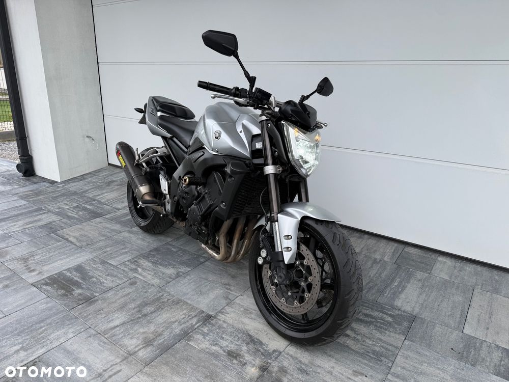 Yamaha FZ - 8