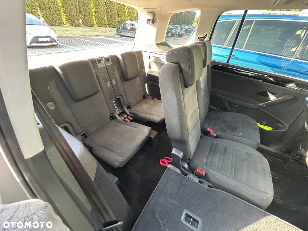 Volkswagen Touran - 15
