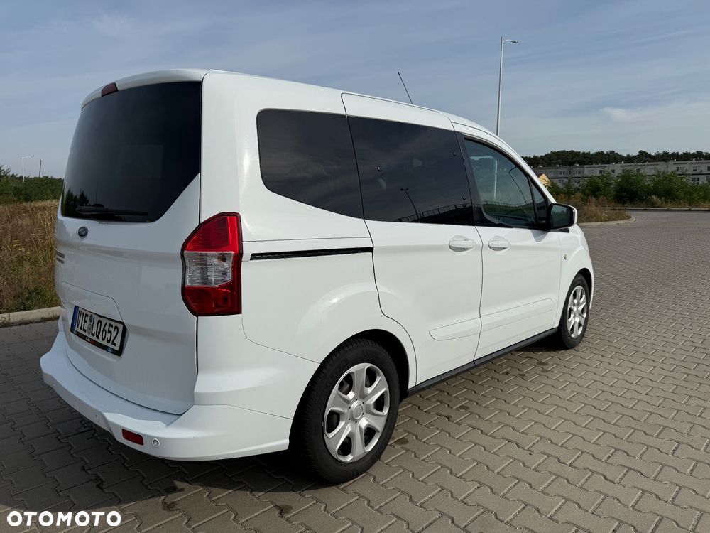 Ford Tourneo Courier 1.5 TDCi Trend - 14