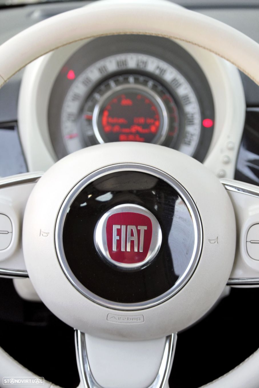 Fiat 500C 1.0 Hybrid Lounge - 31