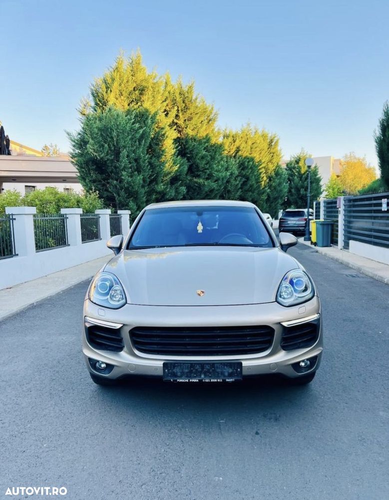 Porsche Cayenne - 1