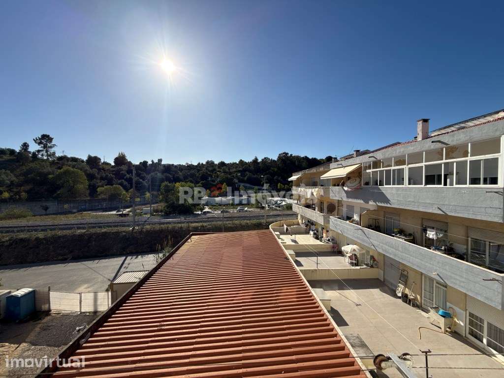 Apartamento T3 com arrumos no sótão - Entrada sul de Tomar - Grande imagem: 4/55
