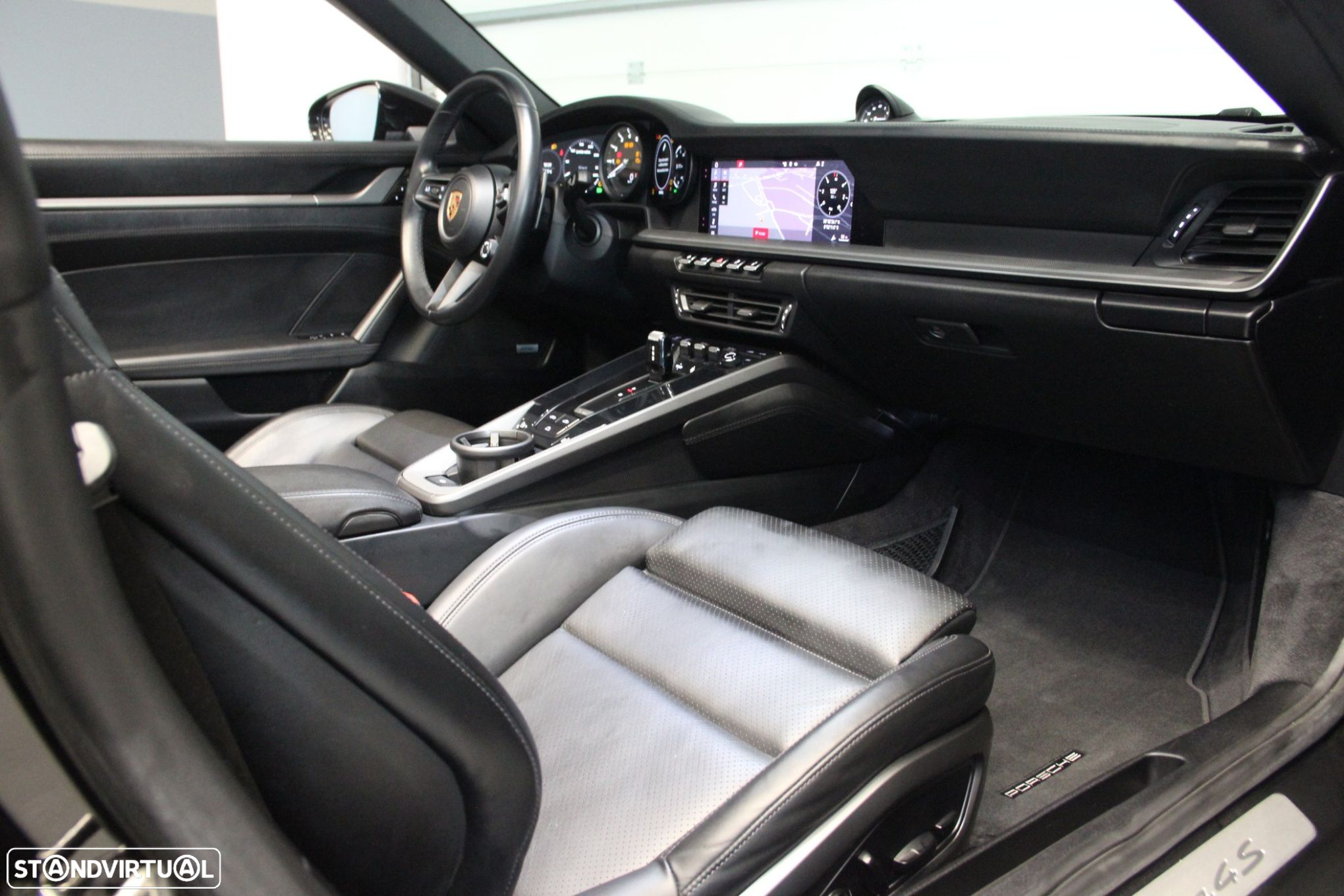 Porsche 911 (992) Carrera 4S PDK - 17