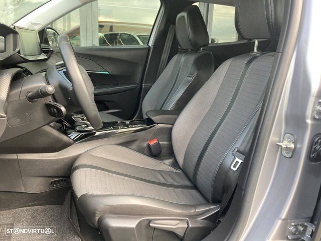 Peugeot e-2008 50 kWh Allure Pack - 32