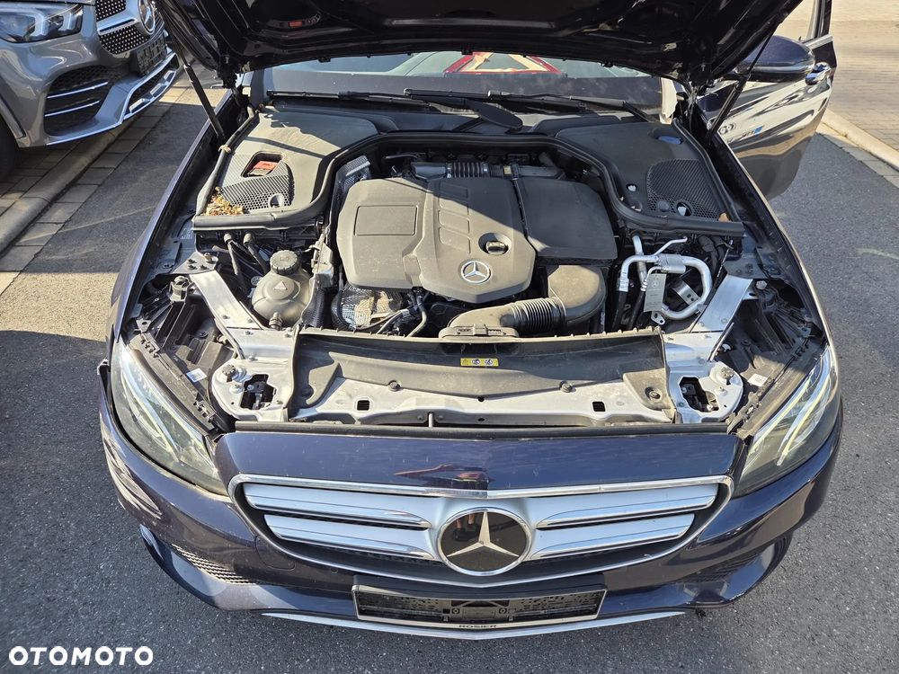 Mercedes-Benz Klasa E 220 d 4Matic 9G-TRONIC Avantgarde - 7