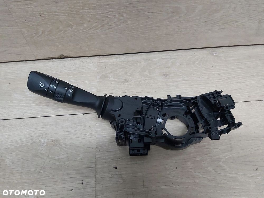 Toyota Rav4 IV XA40 13-18r manetka przełącznik zespolony świateł K83 17F744 - 1