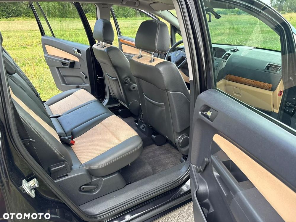 Opel Zafira 1.6 Cosmo - 31