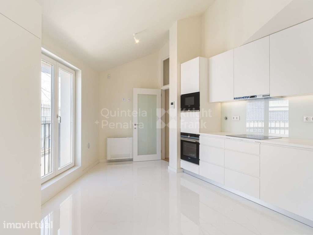 Apartamento T4 duplex com terraço e arrumos na Foz do Douro - Grande imagem: 3/25