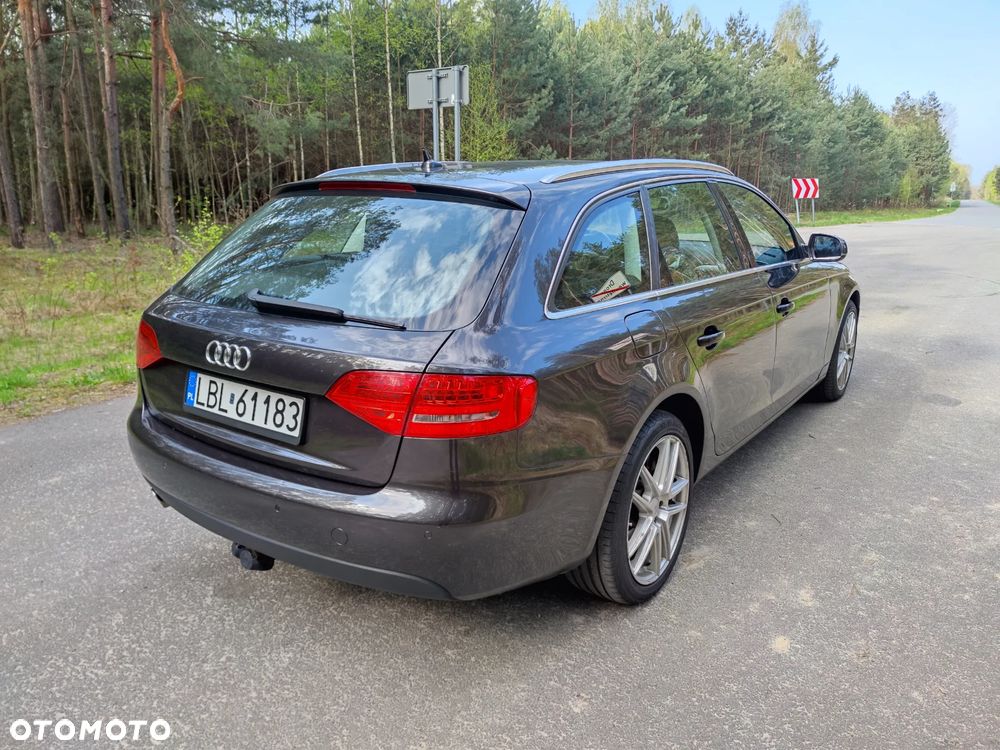 Audi A4 Avant 2.0 TDI DPF Ambiente - 8