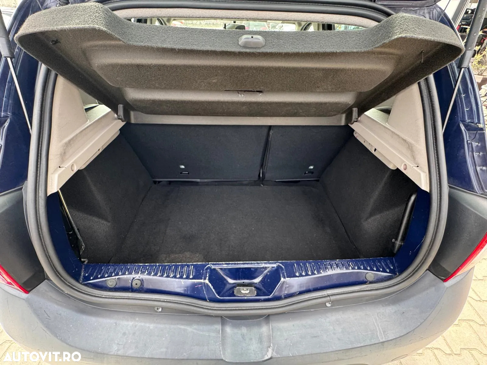 Dacia Sandero 1.2 16V 75 Essentiel - 12