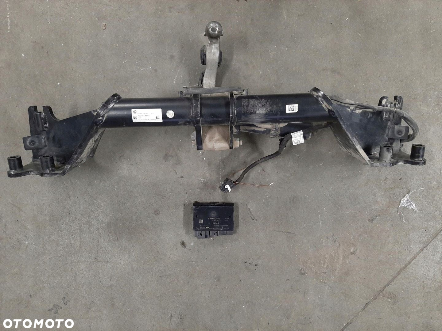 VW Touareg Hak Holowniczy Zaczep Moduł 760803881E 8W1907383C - 2