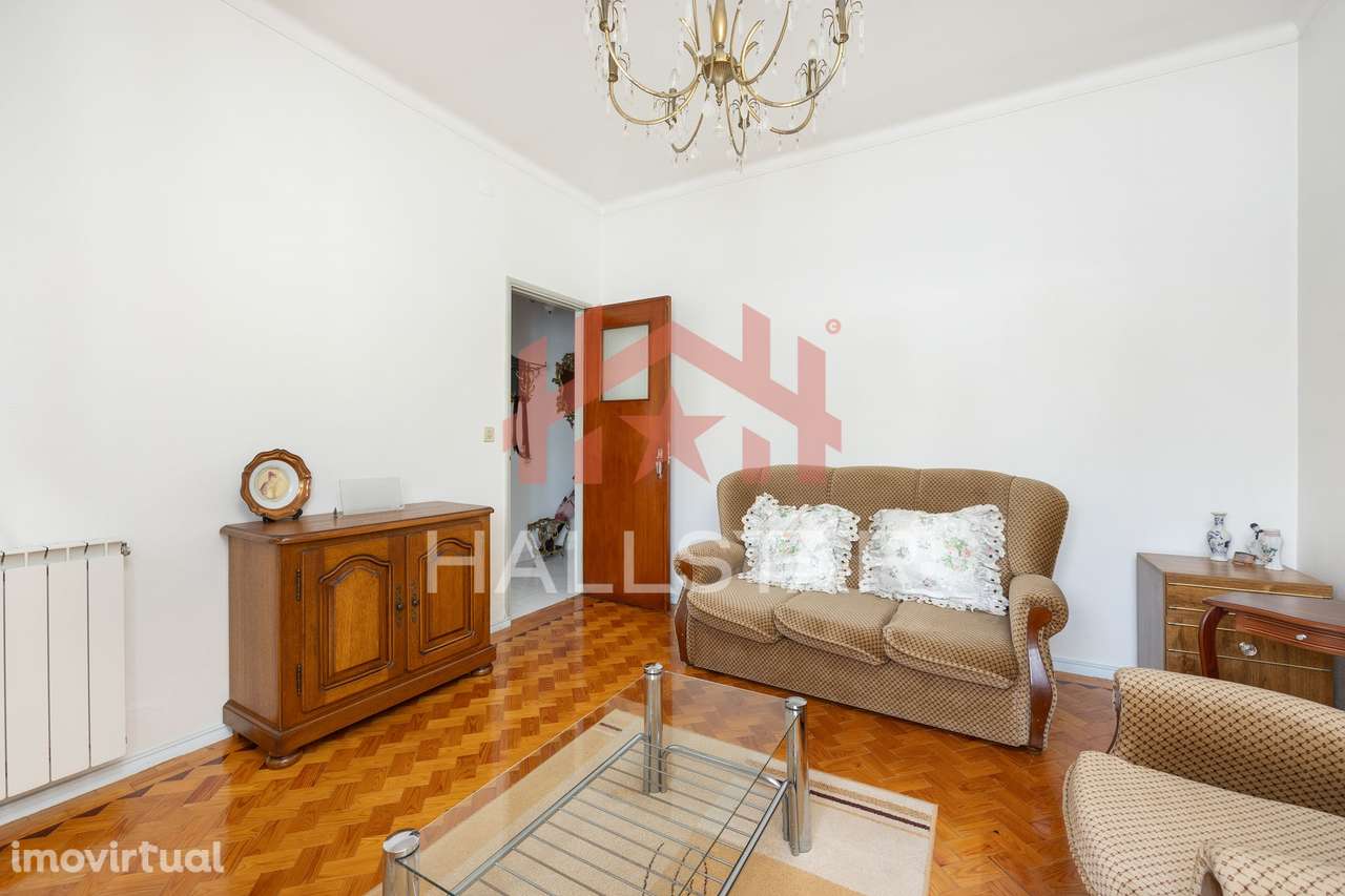 Moradia T4+1 / Térrea / Aquecimento Central / Gândara dos Olivais - Grande imagem: 2/42