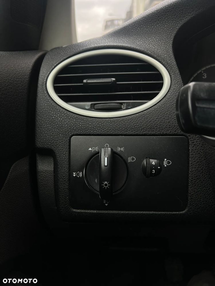 Ford Focus - 21