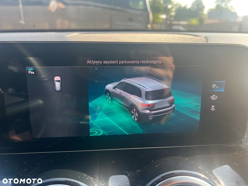 Mercedes-Benz GLB - 33